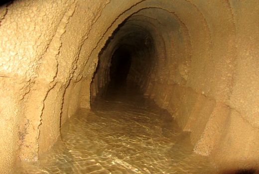  مرمت و بازسازی یک قنات در سپیدان