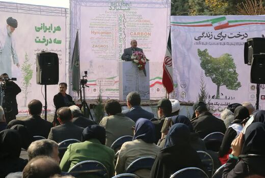 نهضت کاشت یک میلیارد نهال؛ نقطه عطفی در تاریخ انقلاب است
