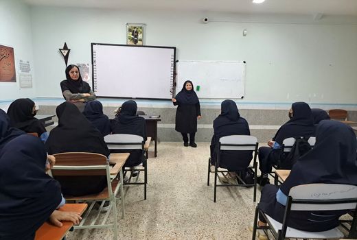 کارآفرینی از طریق کشت گیاهان دارویی در آبادان