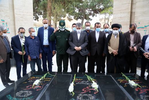 تجدید میثاق وزیر جهاد کشاورزی با شهدای شهرستان نظرآباد