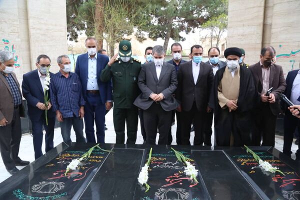 تجدید میثاق وزیر جهاد کشاورزی با شهدای شهرستان نظرآباد