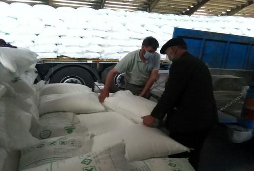 توزیع 580 تن انواع کودهای یارانه‌ای طی 6 ماه سال جاری در شهرستان چهارباغ