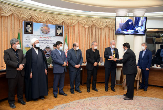 از  ۹ بهره بردار آذربایجان شرقی به عنوان تولیدکننده نمونه ملی کشاورزی تجلیل شد