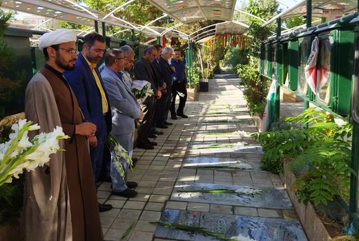  ادای احترام رئیس سازمان جهاد کشاورزی استان البرز به مقام والای شهدا 