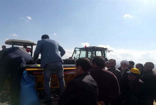 برگزاری کارگاه آموزشی خاکورزی حفاظتی شهرستان های جنوب استان آذربایجان شرقی در هشترود