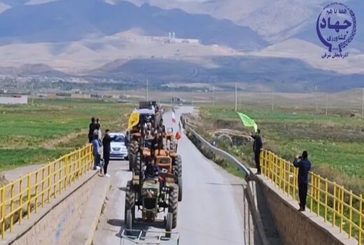 رژه تراکتورها ازصور و توتاخانه تا زاوشت/ بیعت کشاورزان با ولایت و تجدید میثاق با سید الشهدای ایران 