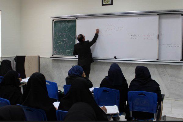 اساتید جوان و مستعد جایگزین بازنشستهها میشوند