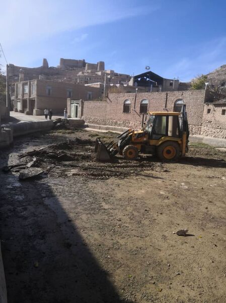 احیا و مرمت استخر ذخیره آب کشاورزی روستای فورگ شهرستان درمیان