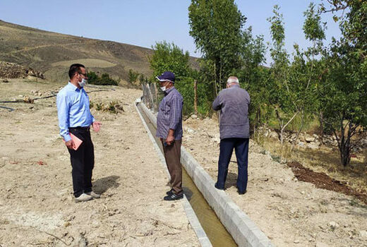 احداث و بهسازی کانال آبیاری عمومی روستای دستجرد شهرستان ورزقان