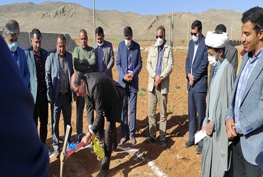 کلنگ زنی یک واحد گلخانه ای در اقلید