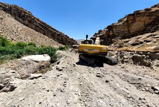 آغاز باز سازی کانال آب ریکان در قیروکارزین 