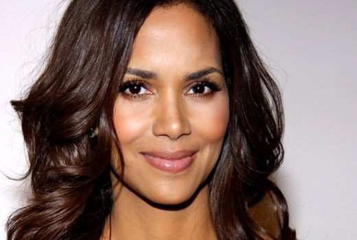 هالی بری سری به هنرهای رزمی ترکیبی می زند!