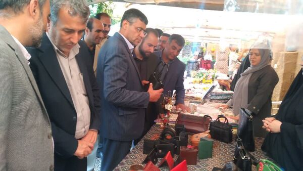خوزنین میزبان جشنواره گل‌محمدی/ ظرفیت‌های گردشگری بویین‌زهرا شکوفا شد