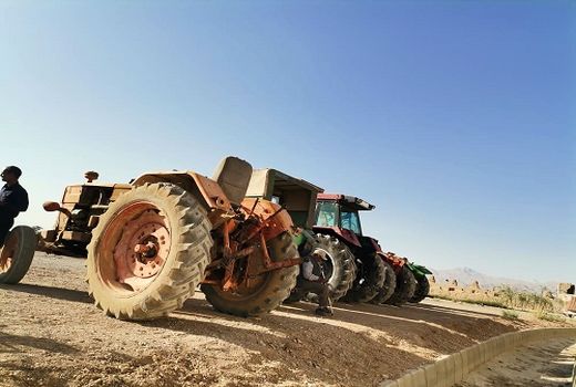الزام 662 تراکتور در آباده برای پلاک گذاری