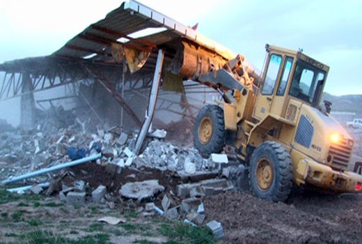 اجرای 3 فقره حکم قلع و قمع بناهای غیرمجاز در اراضی کشاورزی شهرستان هریس