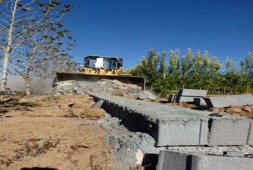 تخریب 7 هکتار ساخت و ساز غیرمجاز در باغ‌های مرودشت