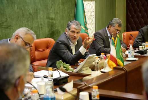  ایجاد کمربند حفاظتی مناطق آلوده و غیر آلوده در جنگل های زاگرس /  تله نوری و محلول پاشی  توسط بسیج وزارت جهاد کشاورزی و بسیج مردمی