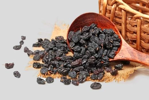 صادرات بیش از 4303 تن کشمش و خرما در سال 1402 از شهرستان مراغه 