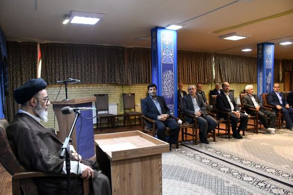 خط مقدم جنگ اقتصادی امروز ما تولید، تامین و خدمت در عرصه غذایی است
