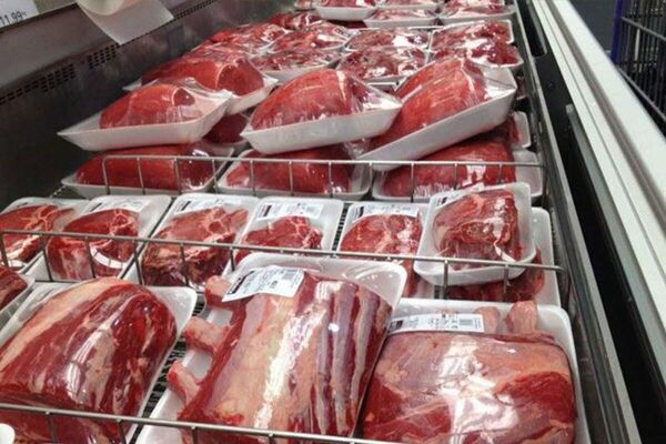۲۵ تن گوشت گرم تنظیم بازار در استان قزوین توزیع شده است