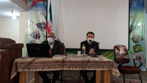 برگزاری کارگاه آموزشی کنترل تلفیقی عوامل خسارتزای گلخانهای