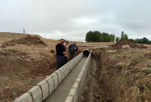 احداث و بهسازی کانال‌های آبیاری عمومی کشاورزی در شهرستان ورزقان 