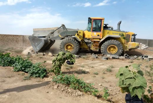 ۲۱هزارمترمربع از اراضی کشاورزی تغییرکاربری داده شده ورامین آزاد سازی شد