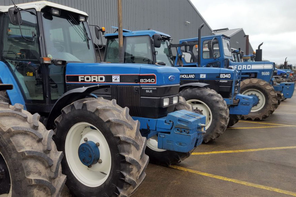 نمایشگاه تراکتورهای کمپانی فورد در ایرلند