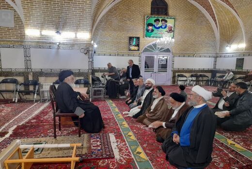 دیدار نماینده ولی فقیه در وزارت جهادکشاورزی با پدر شهید آیت‌الله آل‌هاشم