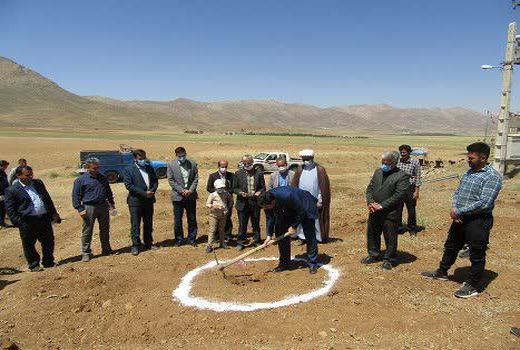 کلنگ اولین گلخانه سبزی و صیفی در شهرستان بن به زمین خورد