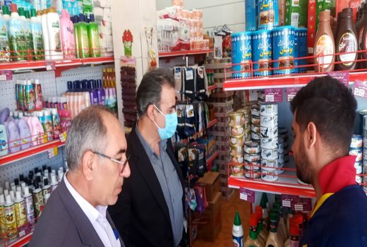 بازدید از فروشگاه های عرضه مرغ و کالاهای اساسی در مناطق مختلف کرمانشاه