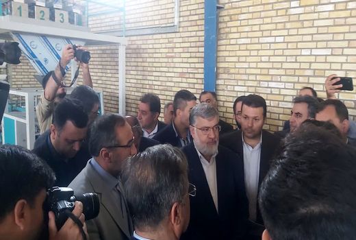 بازدید استاندار آذربایجان غربی از کارخانه تولید روغن خوراکی کلزا