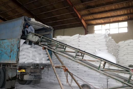 توزیع انواع کود شیمیایی در آذربایجان غربی