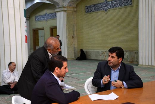 میز خدمت در نماز جمعه عاملی برای امیدافزایی شده است