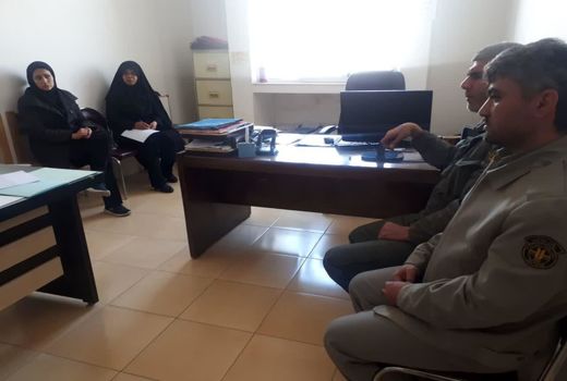 نظارت بر تولید محصول سالم و جلوگیری از مصرف بی رویه سم