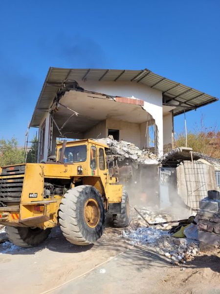 قلع و قمع ۶ بنای غیر مجاز در اراضی کشاورزی شهرستان قزوین
