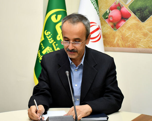 قرارداد انتقال دانش فنی تولید و تکثیر رقم گندم صدرا به بخش خصوصی