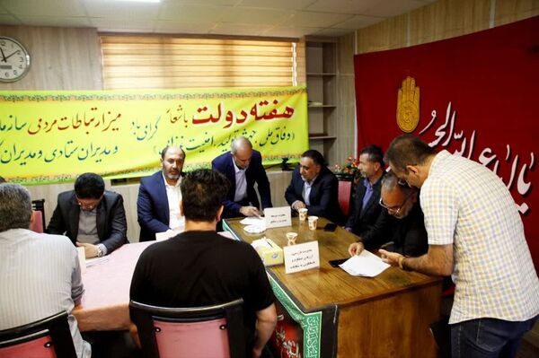 برپایی میز ارتباطات مردمی سازمان جهاد کشاورزی آذربایجان‌غربی در چهارمین روز هفته دولت