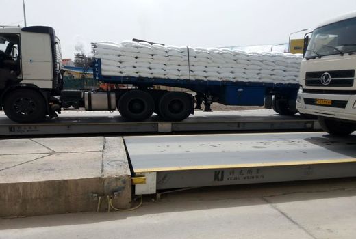 حمل ۴۶۵ تن کود اوره از مبدا پتروشیمی لردگان 