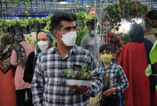 دومین نمایشگاه تخصصی گل ،گیاه و ماهیان زینتی در شهرکرد افتتاح شد 