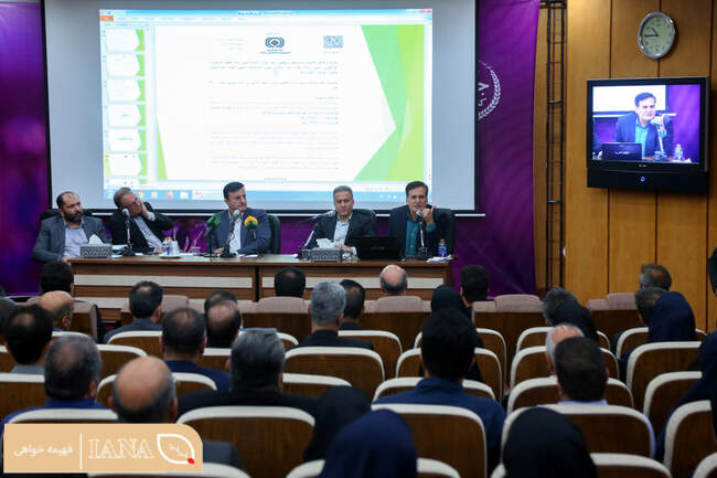 نشست صمیمانه دکتر علی تیموری معاون توسعه مدیریت و منابع وزارت جهاد کشاورزی و مدیران ارشد این معاونت با کارکنان وزارتخانه