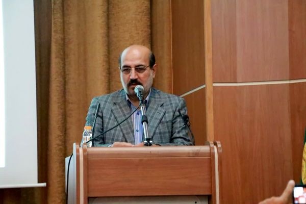 مسیر اعطای مجوزهای گلخانه و صنایع بخش کشاورزی تسهیل شود 