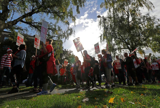 اعتصاب معلمان در آمریکا‎  
