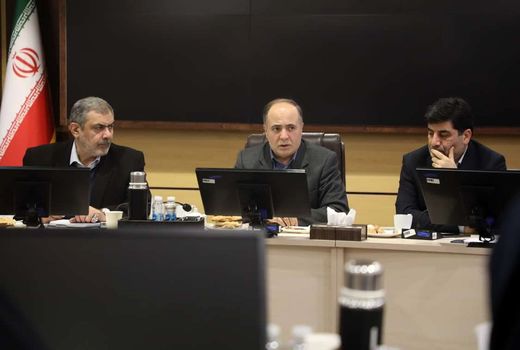 تامین معیشت مردم در اولویت قرار دارد