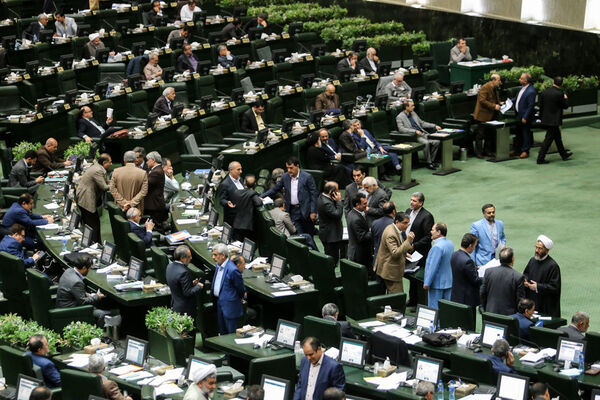 نمایندگان کشاورزان در خوابند