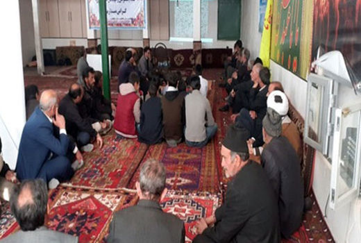 برگزاری دوره آموزش ترویجی نوغانداری(پرورش کرم ابریشم) در شهرستان هوراند