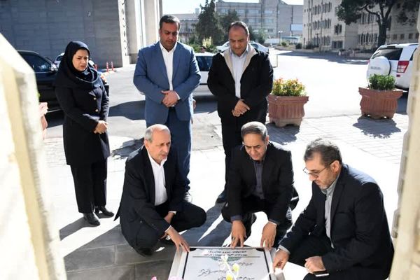 تجدید میثاق با شهید گمنام در بدو ورود به تبریز