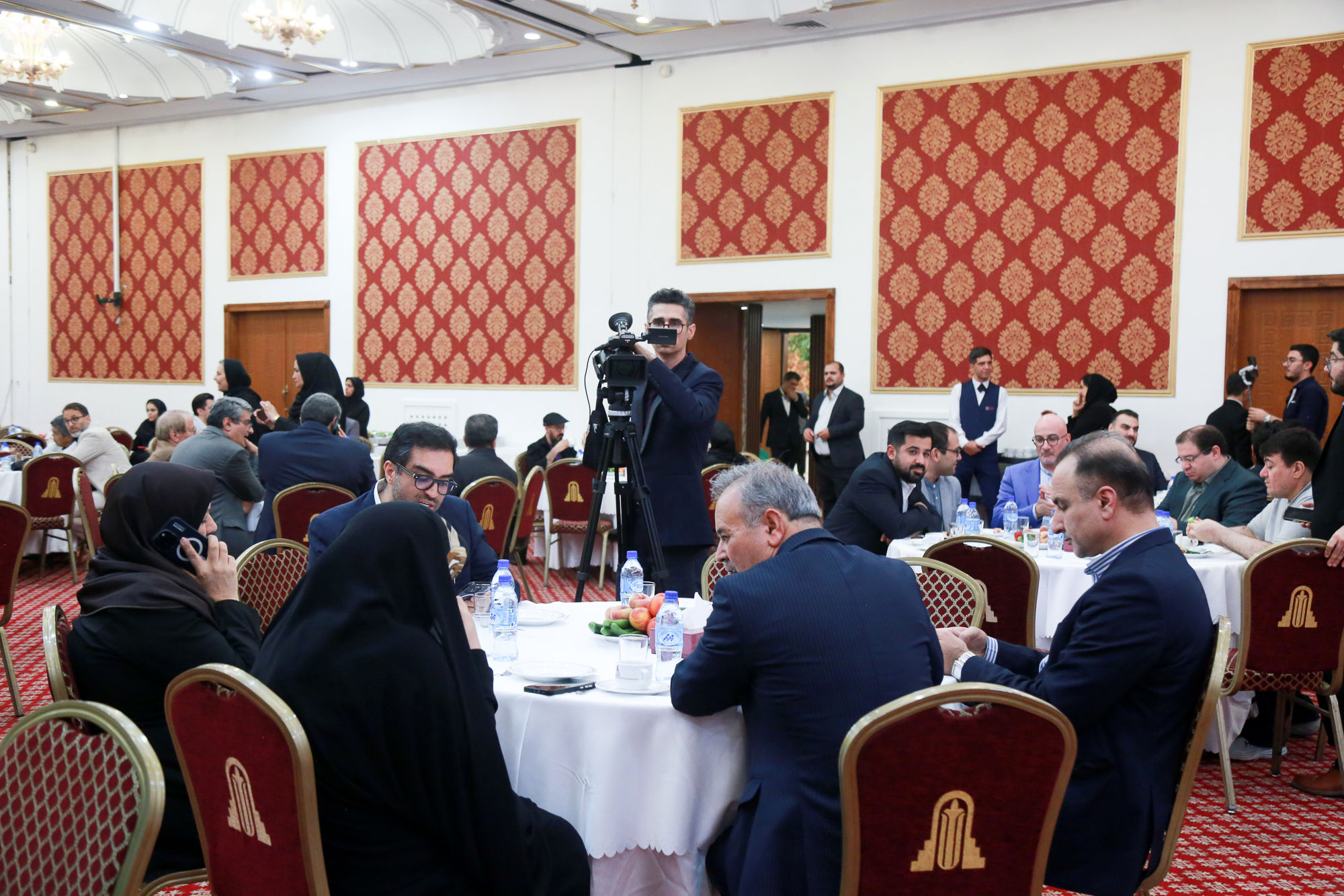  نشست صمیمی خبرنگاران و اصحاب رسانه با وزیر جهاد کشاورزی  