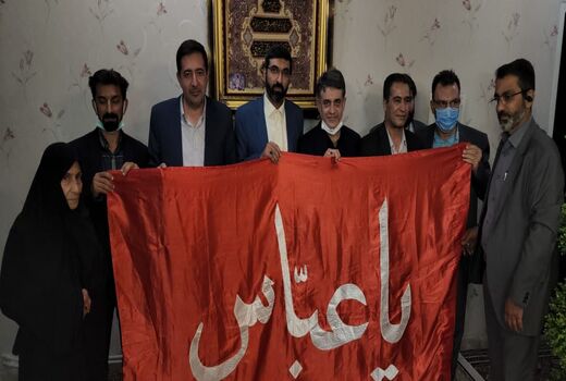 تکریم خانواده شهدا تکلیف است 