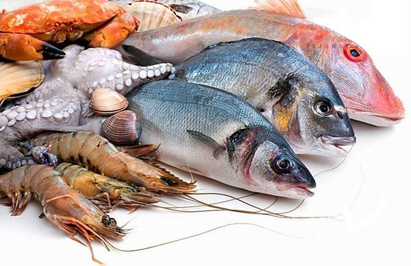 پای آبزیان ایرانی به سفره 44 کشور جهان باز میشود/ تسریع صادرات آبزیان با قرار گرفتن در کریدور سبز